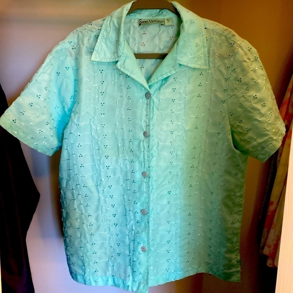 Ladies size LP eyelet summer top light cotton. Vintage